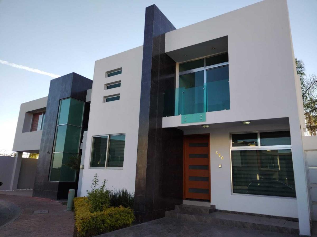 Casa en venta en Piamonte, Irapuato — foto 1 de 24