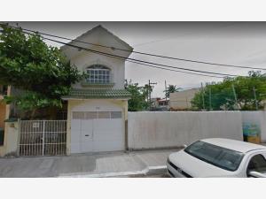 Casa en venta en Jardines de Mocambo, Boca del Río, Veracruz de Ignacio de la Llave