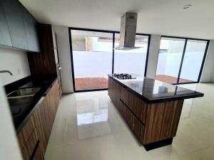 Casa en venta en Bosques Tres Marias, Morelia — foto 2 de 49