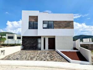 Casa en venta en Bosques Tres Marias, Morelia — foto 3 de 28