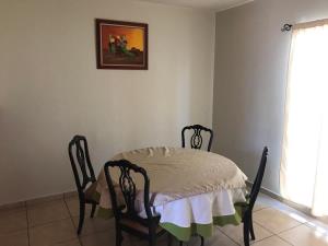 Casa en renta en Manantiales del Bosque, Ramos Arizpe — foto 2 de 21