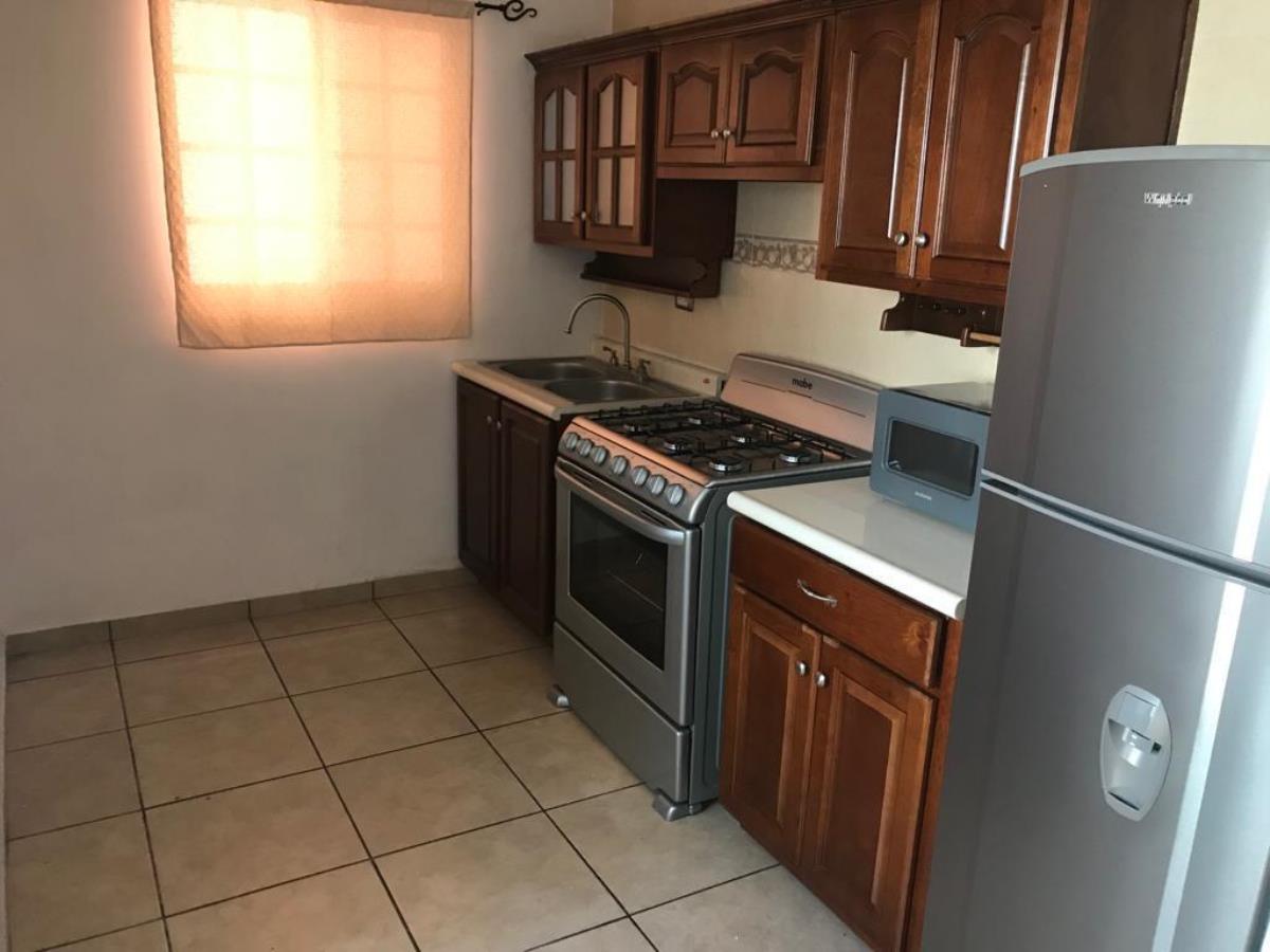 Casa en renta en Manantiales del Bosque, Ramos Arizpe — foto 1 de 21
