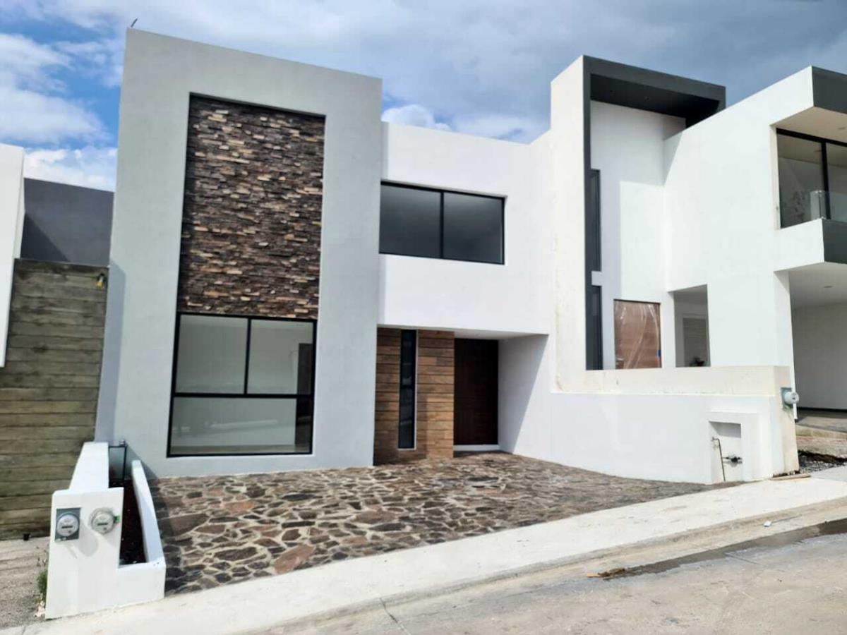Casa en venta en Bosques Tres Marias, Morelia — foto 1 de 29