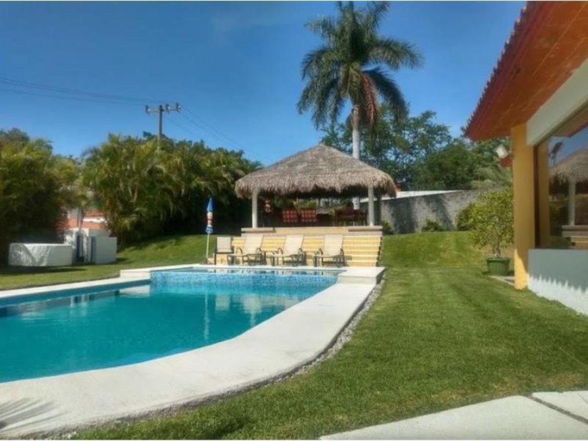 Casa en venta en Club de Golf Santa Fe, Xochitepec — foto 1 de 31