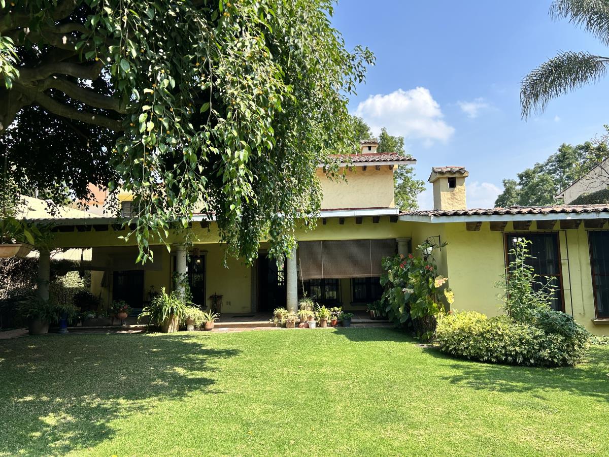 Casa en venta en Los Limoneros, Cuernavaca — foto 1 de 26