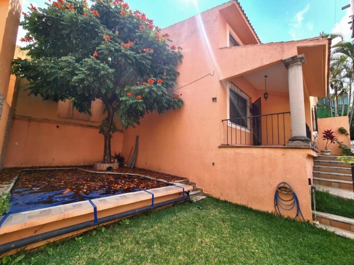 Casa en venta en Las Palmas, Cuernavaca — foto 1 de 15