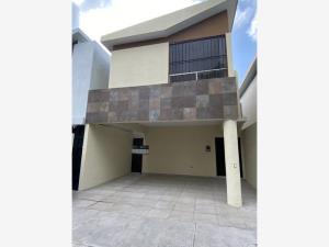 Casa en renta en Centrika Crisoles, Monterrey, Nuevo León Casa en renta en Centrika Crisoles, Monterrey, Nuevo León