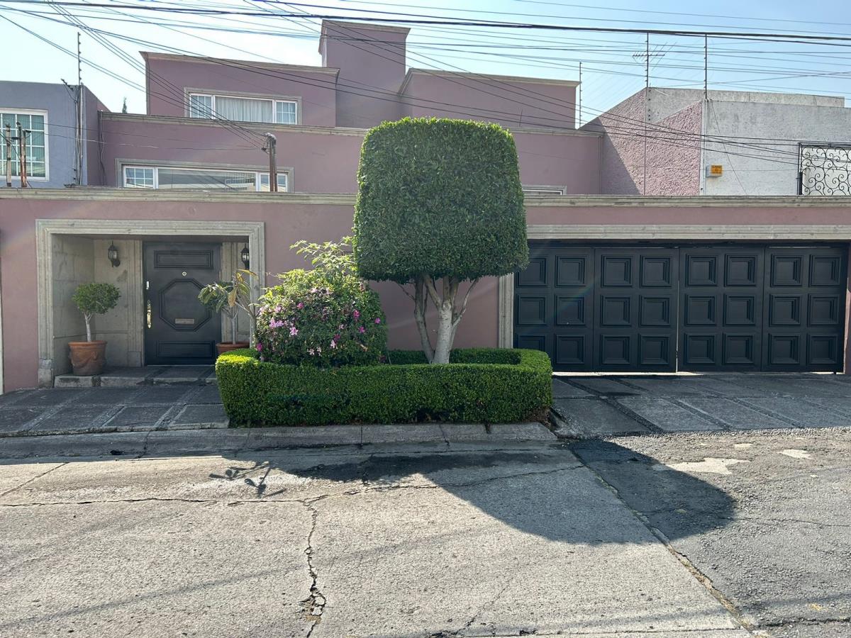 Casa en venta en Lomas de Tecamachalco, Naucalpan de Juárez — foto 1 de 14