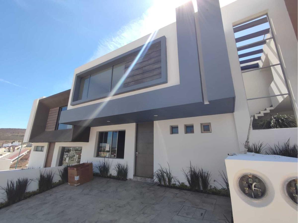 Casa en venta en Bosques Tres Marias, Morelia — foto 1 de 29