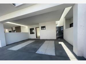 Casa en venta en San José de los Cerritos, Saltillo — foto 2 de 18