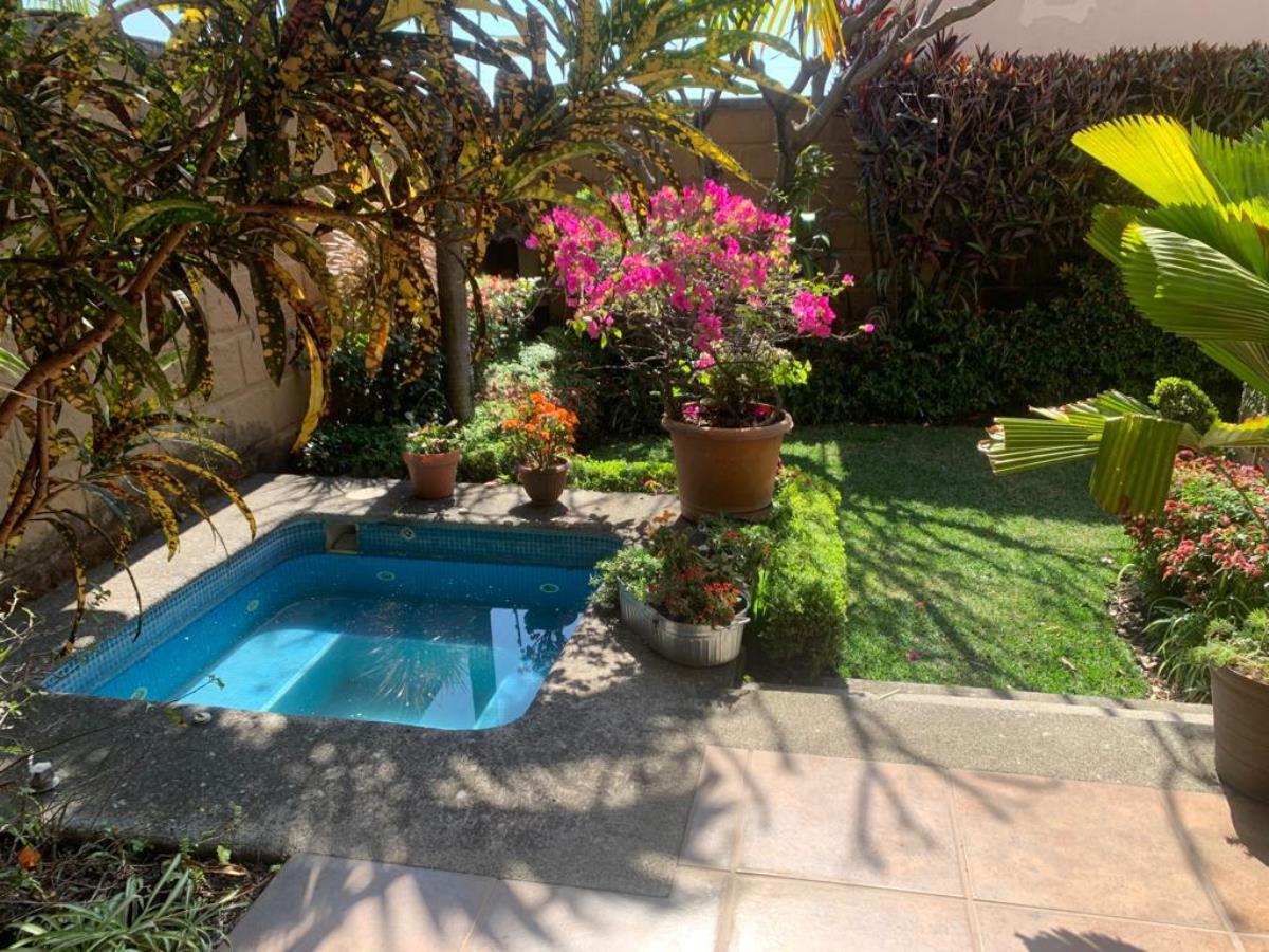Casa en venta en Lomas de Cortes, Cuernavaca — foto 1 de 9