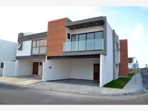 Casa en venta en Lomas de la Rioja, Alvarado — foto 2 de 34