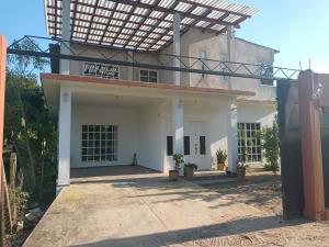 Casa en renta en Quintin Arauz, Paraíso — foto 2 de 17