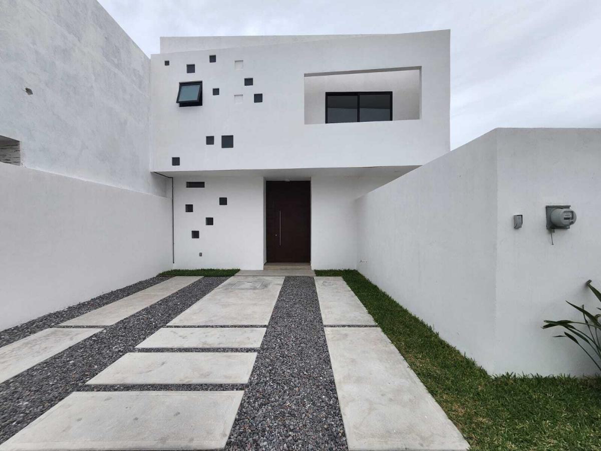 Casa en venta en Lomas de la Rioja, Alvarado — foto 1 de 14