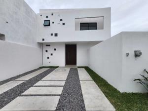Casa en venta en Lomas de la Rioja, Alvarado, Veracruz de Ignacio de la Llave Casa en venta en Lomas de la Rioja, Alvarado, Veracruz de Ignacio de la Llave