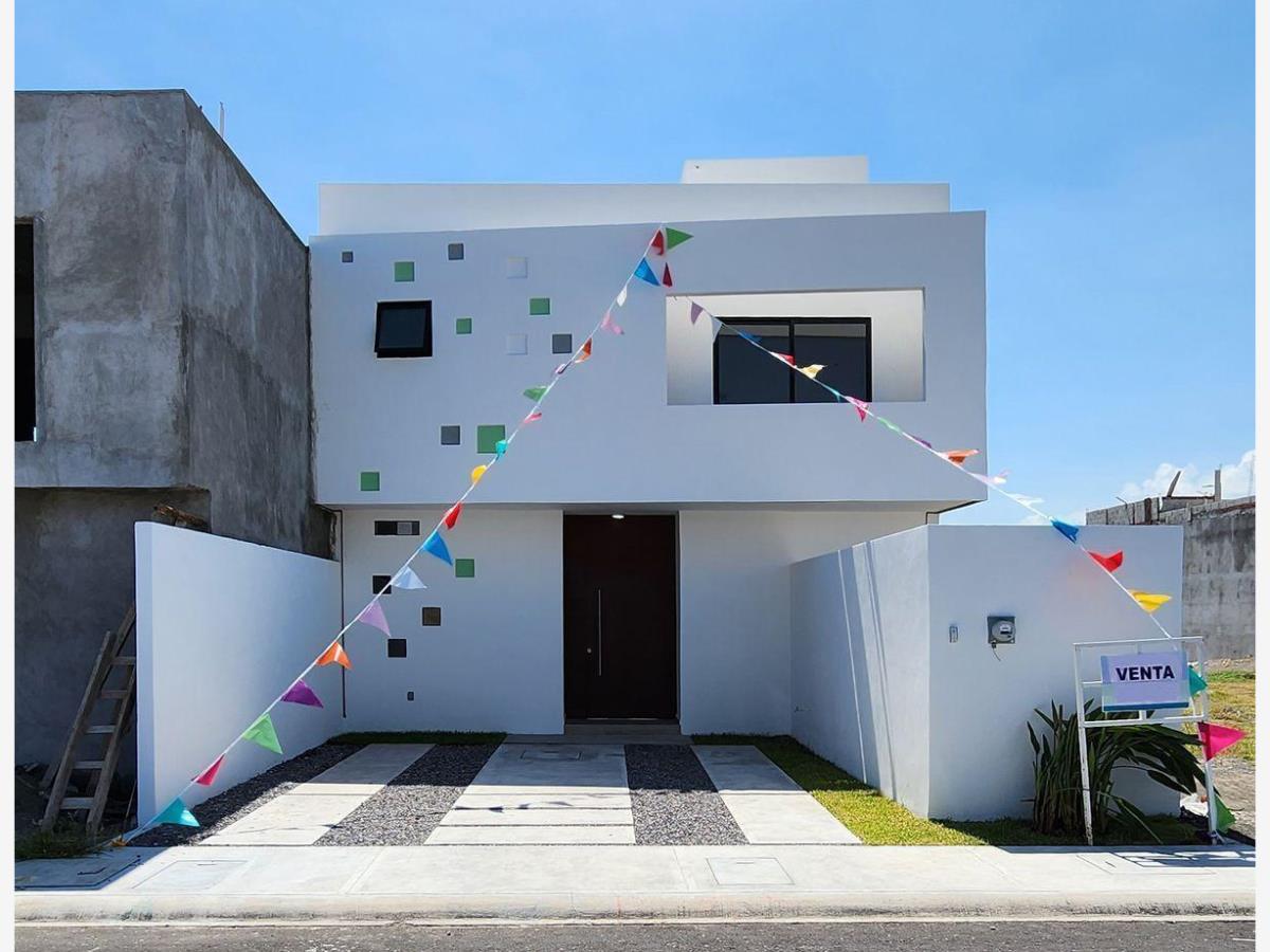 Casa en venta en Lomas de la Rioja, Alvarado — foto 1 de 24