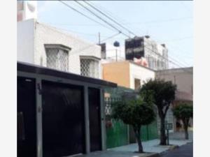 Casa en Los Cipreses, Coyoacán, Ciudad de México