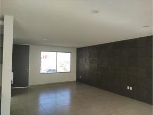 Casa en venta en Cañadas del Bosque, Morelia — foto 3 de 11