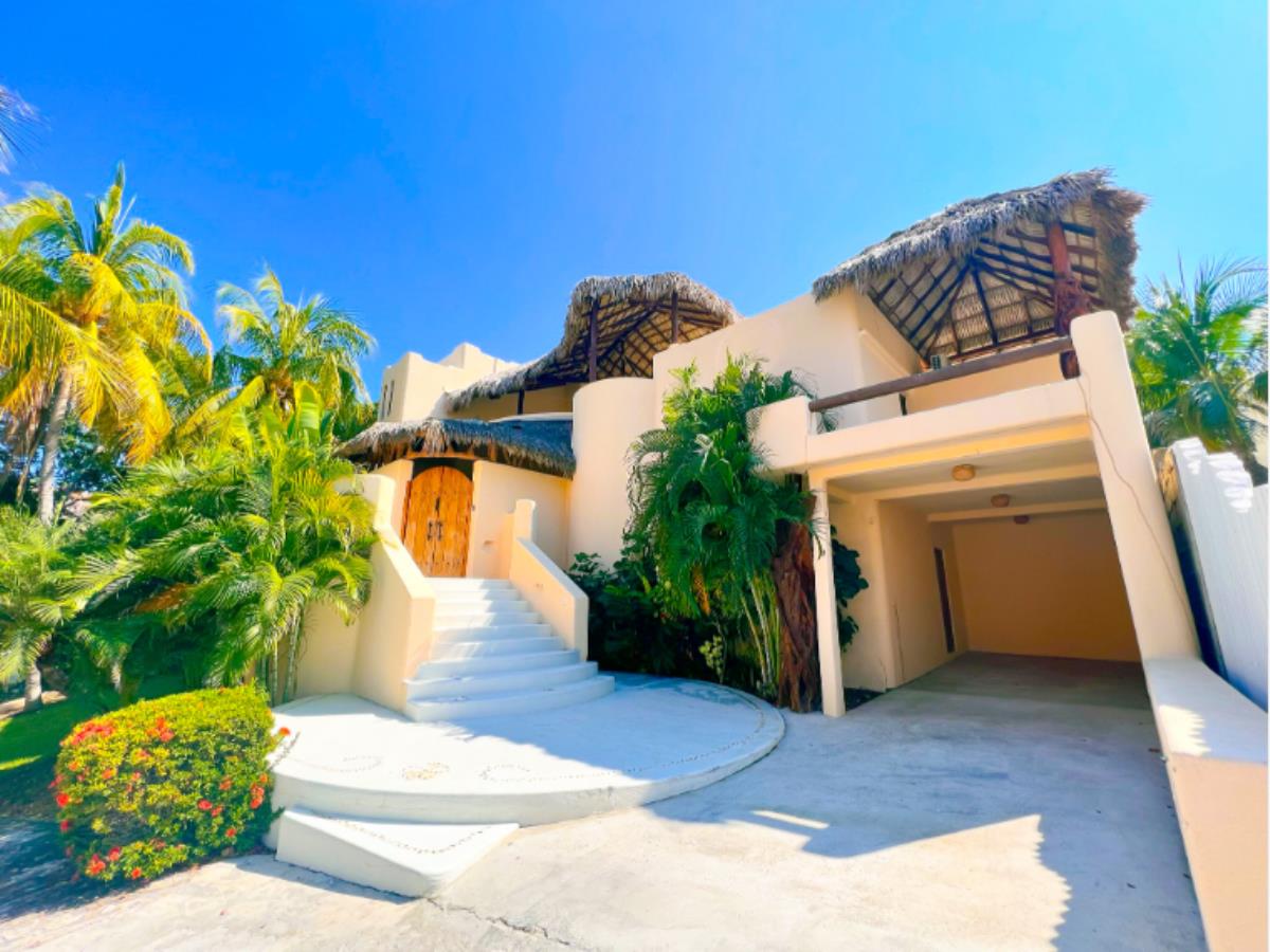 Casa en venta en Residencial Conejos, Santa María Huatulco — foto 1 de 29