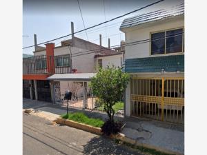 Casa en venta en Valle de Santa Mónica, Tlalnepantla de Baz — foto 2 de 9