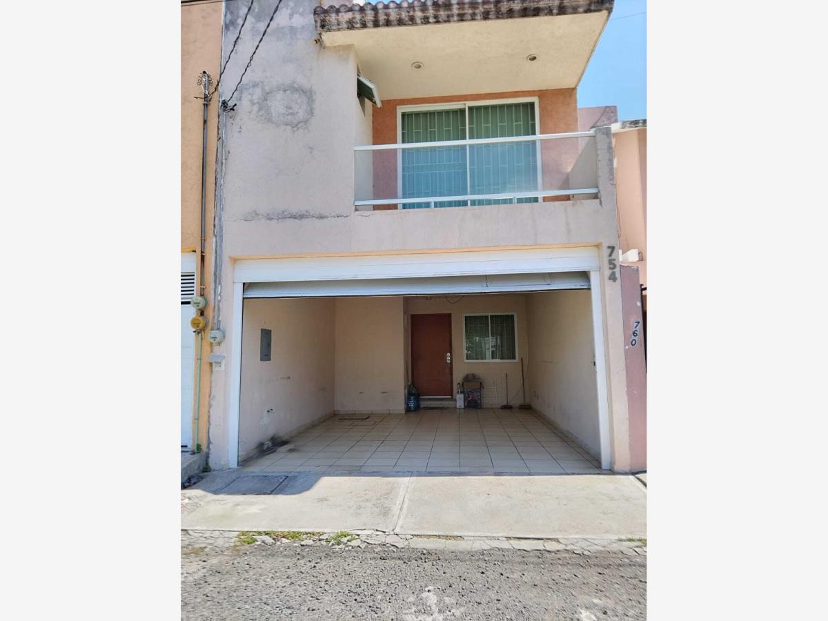 Casa en venta en Luis Echeverria Álvarez, Boca del Río — foto 1 de 12