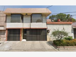 Casa en Jardines de San Mateo, Naucalpan de Juárez, México