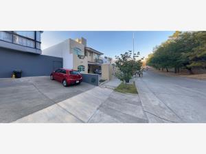 Casa en Ciudad Bugambilia, Zapopan, Jalisco