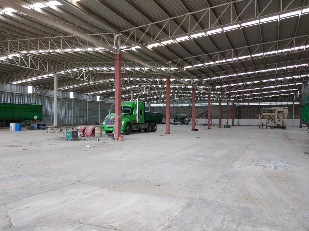 Bodega en renta en Cayaco, Acapulco de Juárez — foto 1 de 15