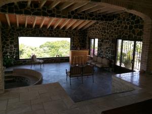 Casa en venta en Tepoztlan Centro, Tepoztlán — foto 2 de 56