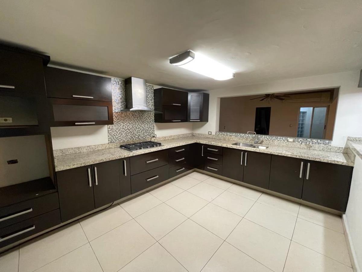 Casa en venta en Las Cumbres, Monterrey — foto 1 de 21