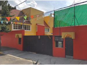 Casa en Santa Isabel Tola, Gustavo A. Madero, Ciudad de México