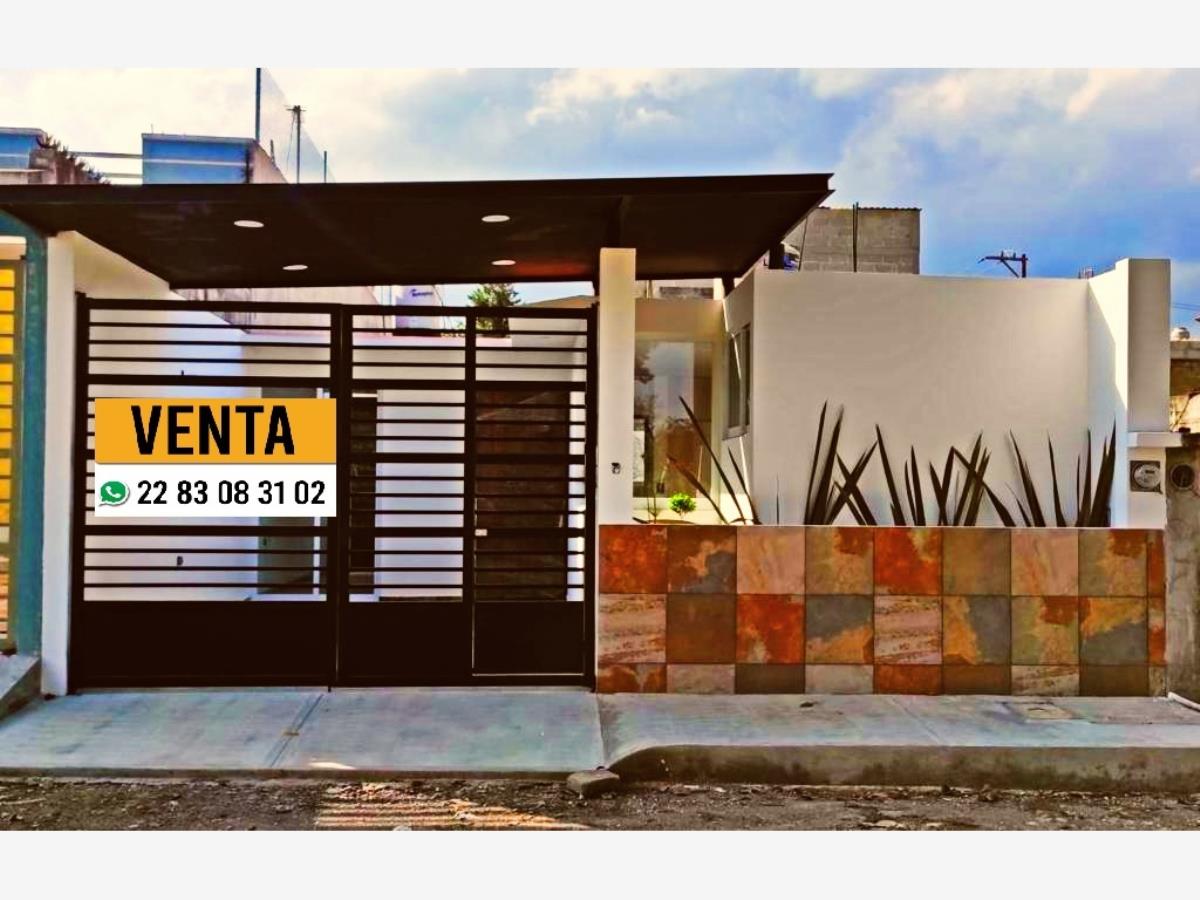 Casa en venta en 2 de Enero, Coatepec — foto 1 de 5