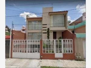 Casa en Valle Don Camilo, Toluca, México