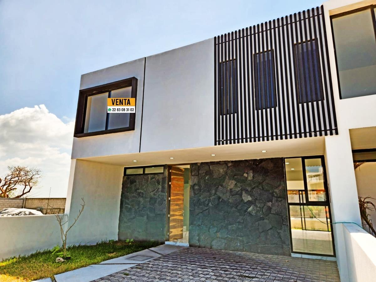 Casa en venta en Lomas de la Rioja, Alvarado — foto 1 de 17