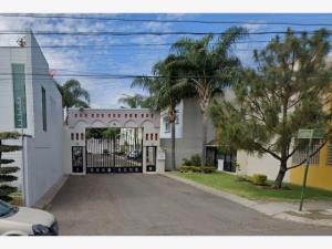 Casa en Jardines Del Valle, Zapopan, Jalisco