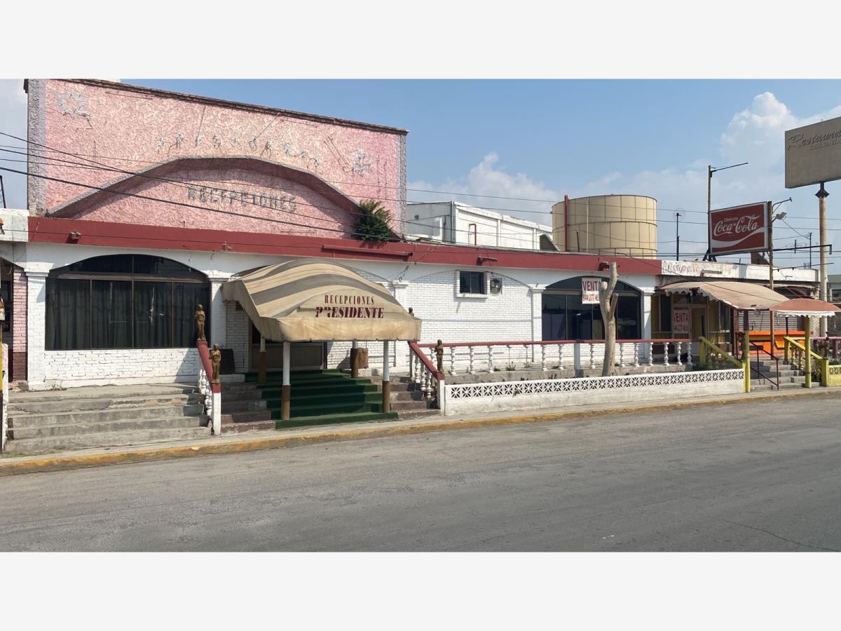 Local en renta en Del Valle, Ramos Arizpe — foto 1 de 2