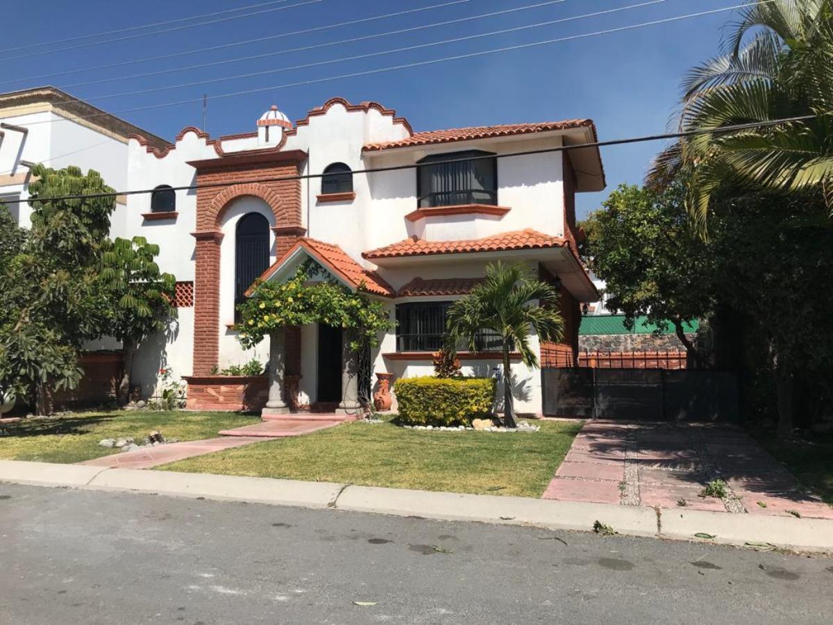 Casa en venta en Lomas de Cocoyoc, Atlatlahucan — foto 1 de 15