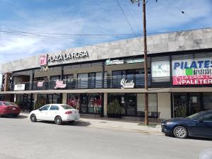 Local P. Baja Plaza las Rosas Gomez — foto 1 de 5