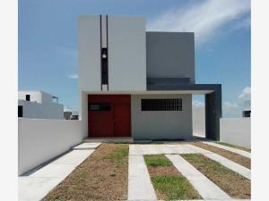Casa en venta en Lomas de la Rioja, Alvarado — foto 2 de 23