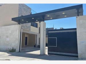 Casa en venta en Los Gonzalez, Saltillo — foto 3 de 32