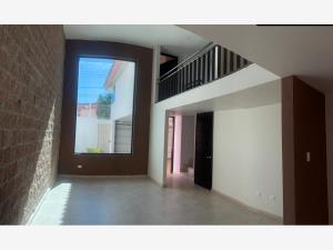 Casa en Santa Cruz Buenavista, Puebla, Puebla