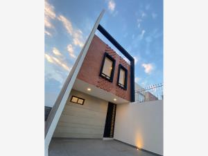 Casa en venta en Arboledas de Loma Bella, Puebla — foto 2 de 18