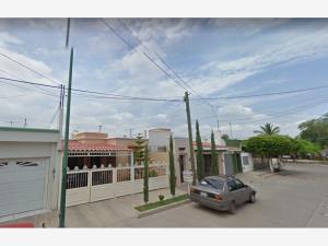 Casa en venta en Torres Aeropuerto, Culiacán — foto 3 de 13