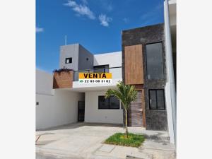 Casa en venta en Lomas de la Rioja, Alvarado, Veracruz de Ignacio de la Llave Casa en venta en Lomas de la Rioja, Alvarado, Veracruz de Ignacio de la Llave