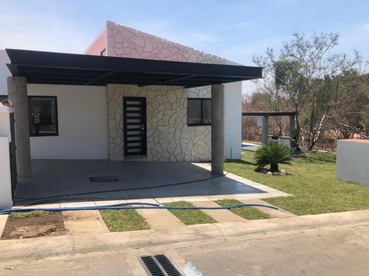 Casa en venta en Lomas de Cocoyoc, Atlatlahucan — foto 1 de 8