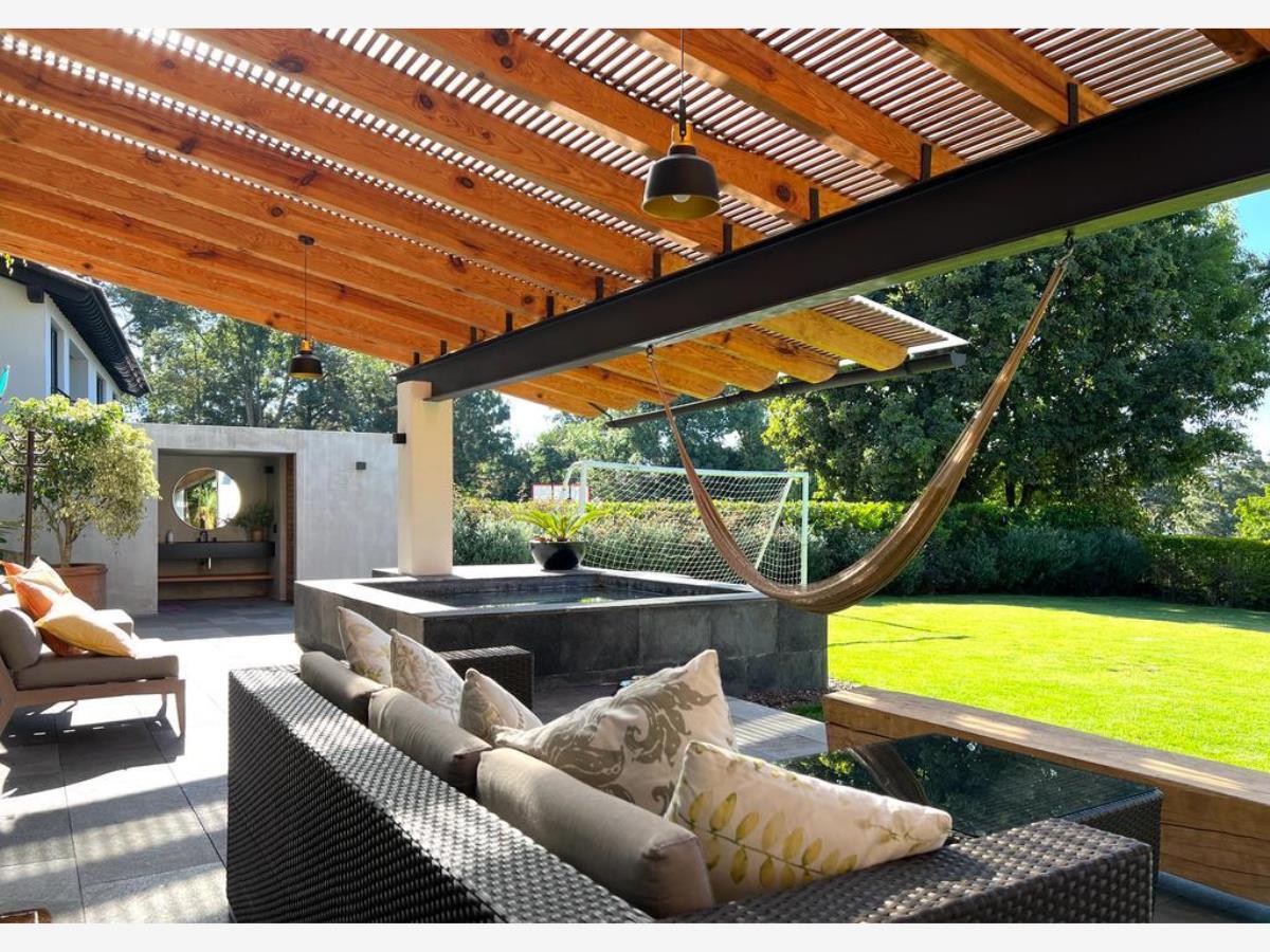 Casa en venta en Avandaro, Valle de Bravo — foto 1 de 25