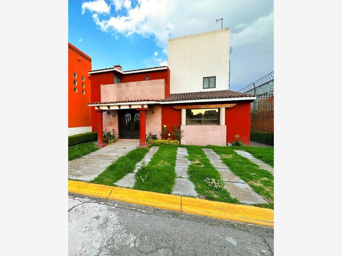 Casa en renta en Santa Cruz Otzacatipan, Toluca — foto 1 de 24