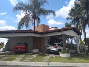 Casa en Lomas de Cocoyoc, Atlatlahucan, Morelos