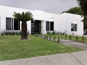 Casa en Lomas de Cocoyoc, Atlatlahucan, Morelos