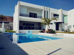 Casa en Lomas de Cocoyoc, Atlatlahucan, Morelos